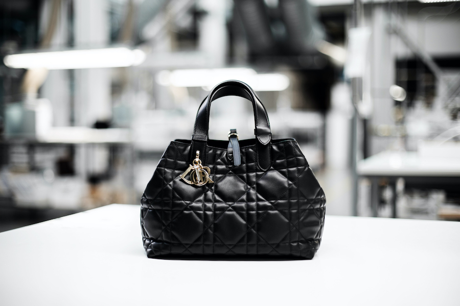 Dior Toujours Bag: A Symbol of Virtuoso Craftsmanship